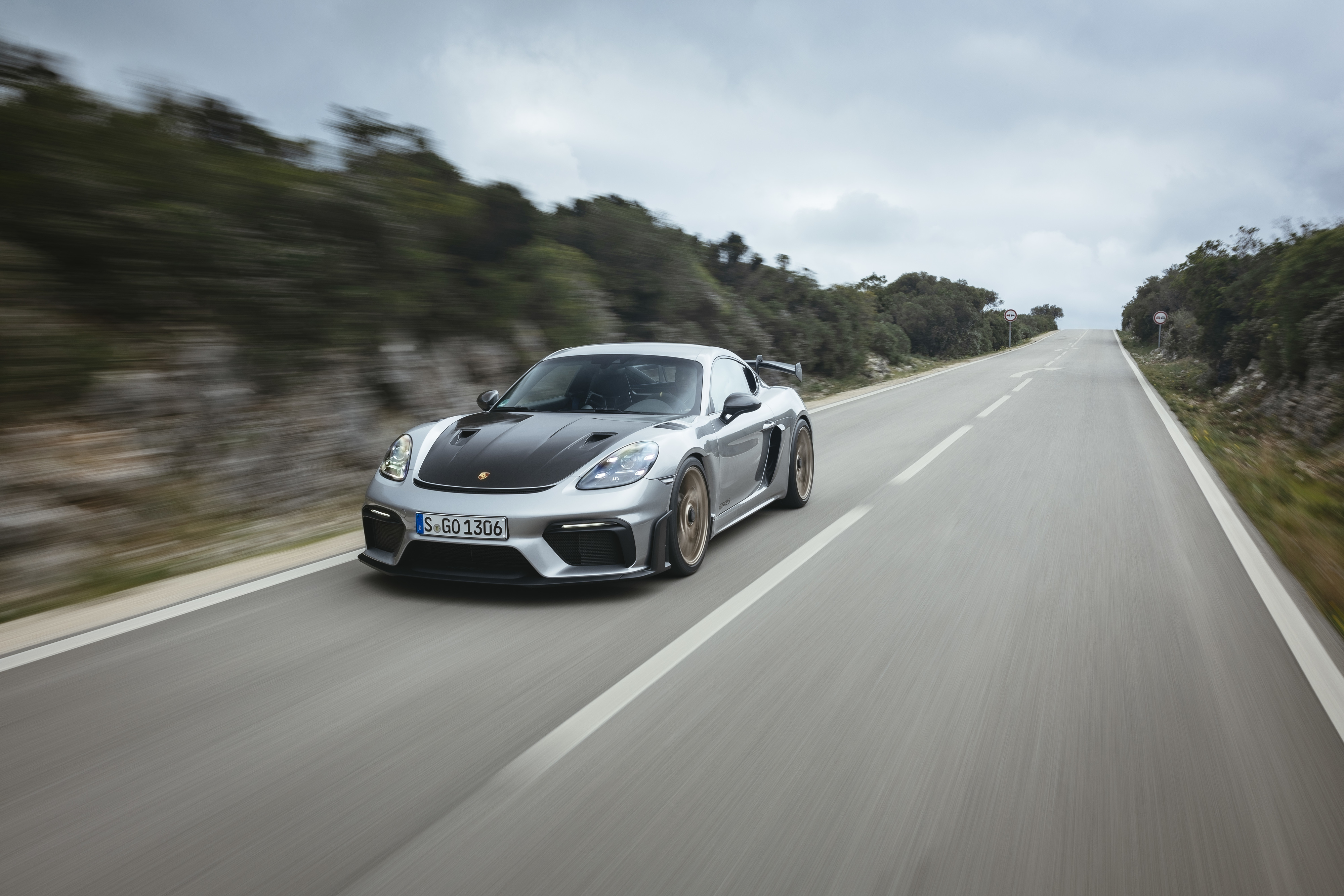 Porsche Cayman GT4 RS